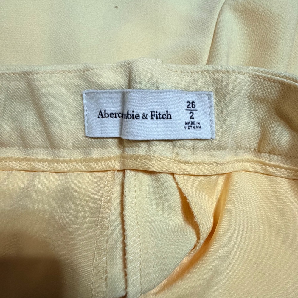 Abercrombie & Fitch Women 2 26 Pale Yellow Pleated High Rise Tailored‎ Shorts - Picture 4 of 5